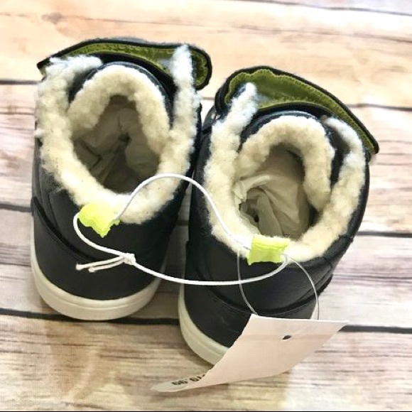 Boys Sherpa Lined Boots NWT - Picture 2 of 5